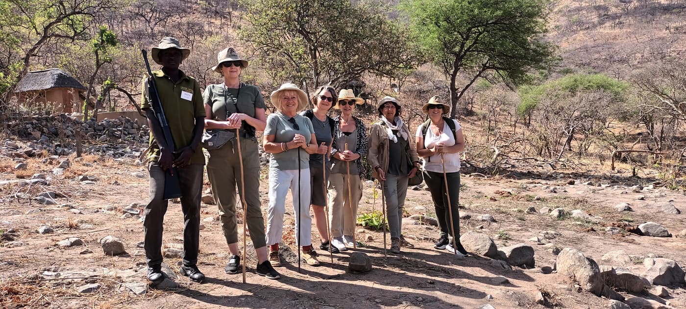 A hiking group with their ranger in the bush